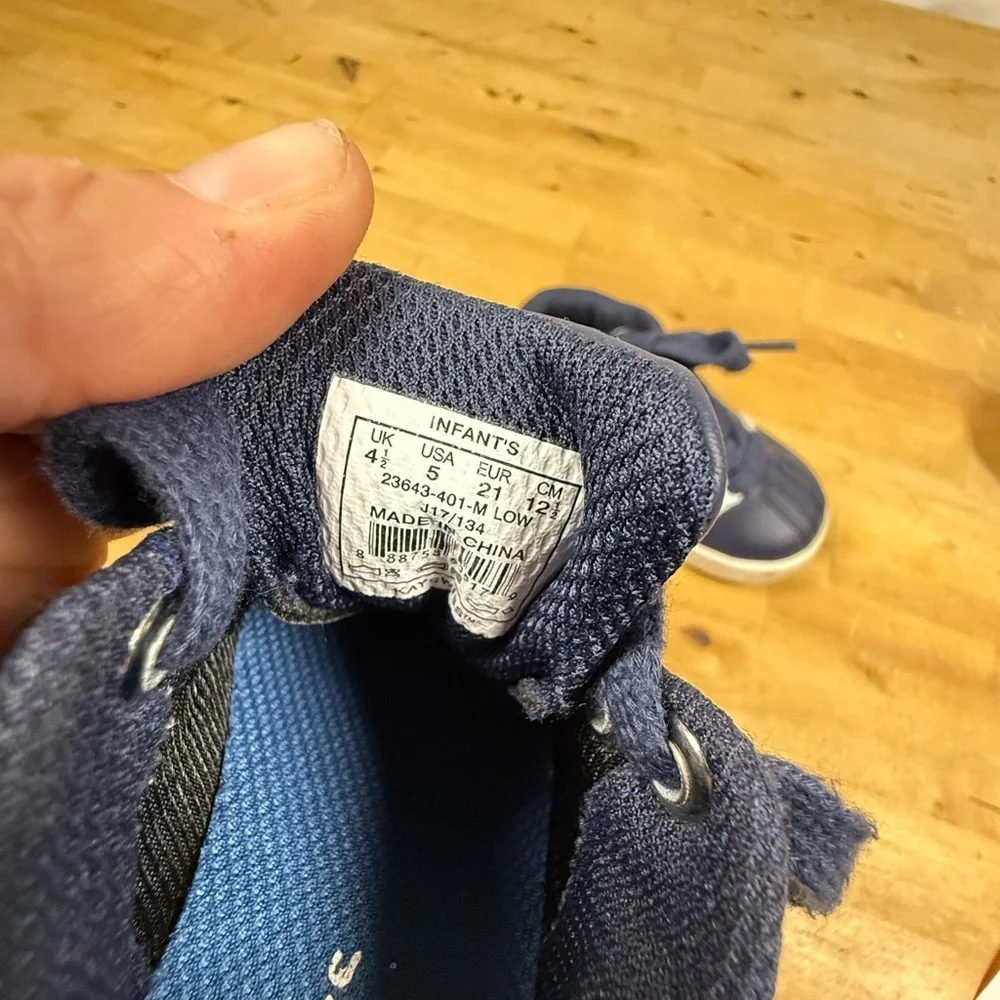Baby shoes K-Swiss Infant Sneakers Size 5 infant shoes